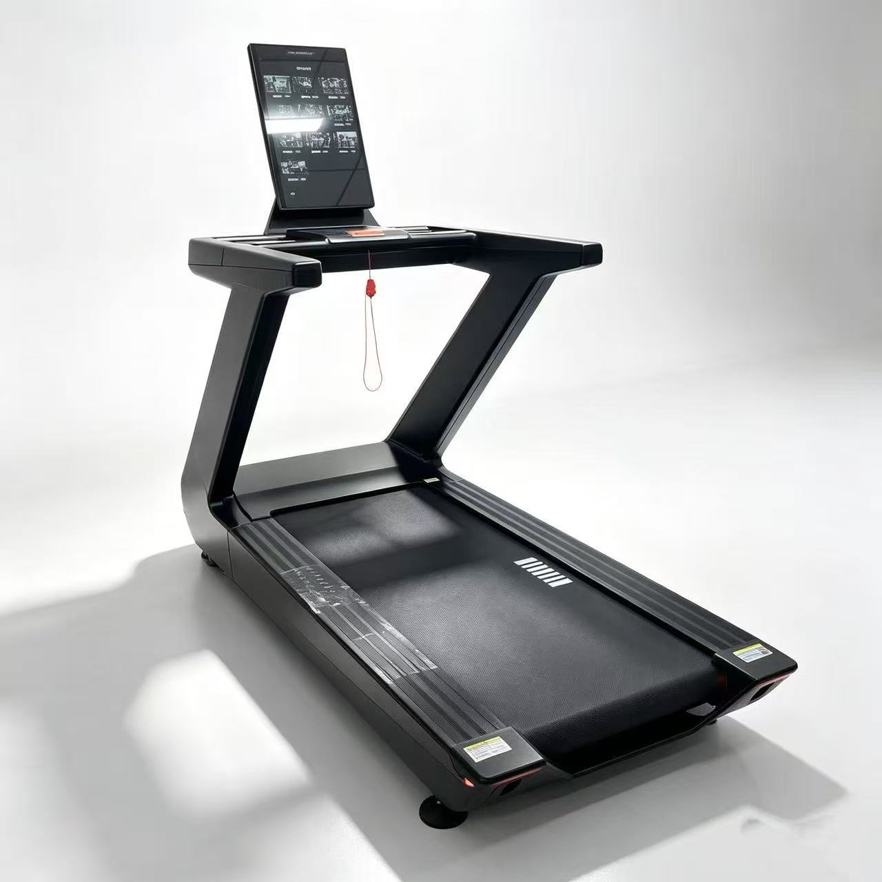 Cinta de correr comercial Gerta Watt, máquina de correr de alta resistencia para gimnasios, ideal para el entrenamiento cardiovascular en centros de fitness