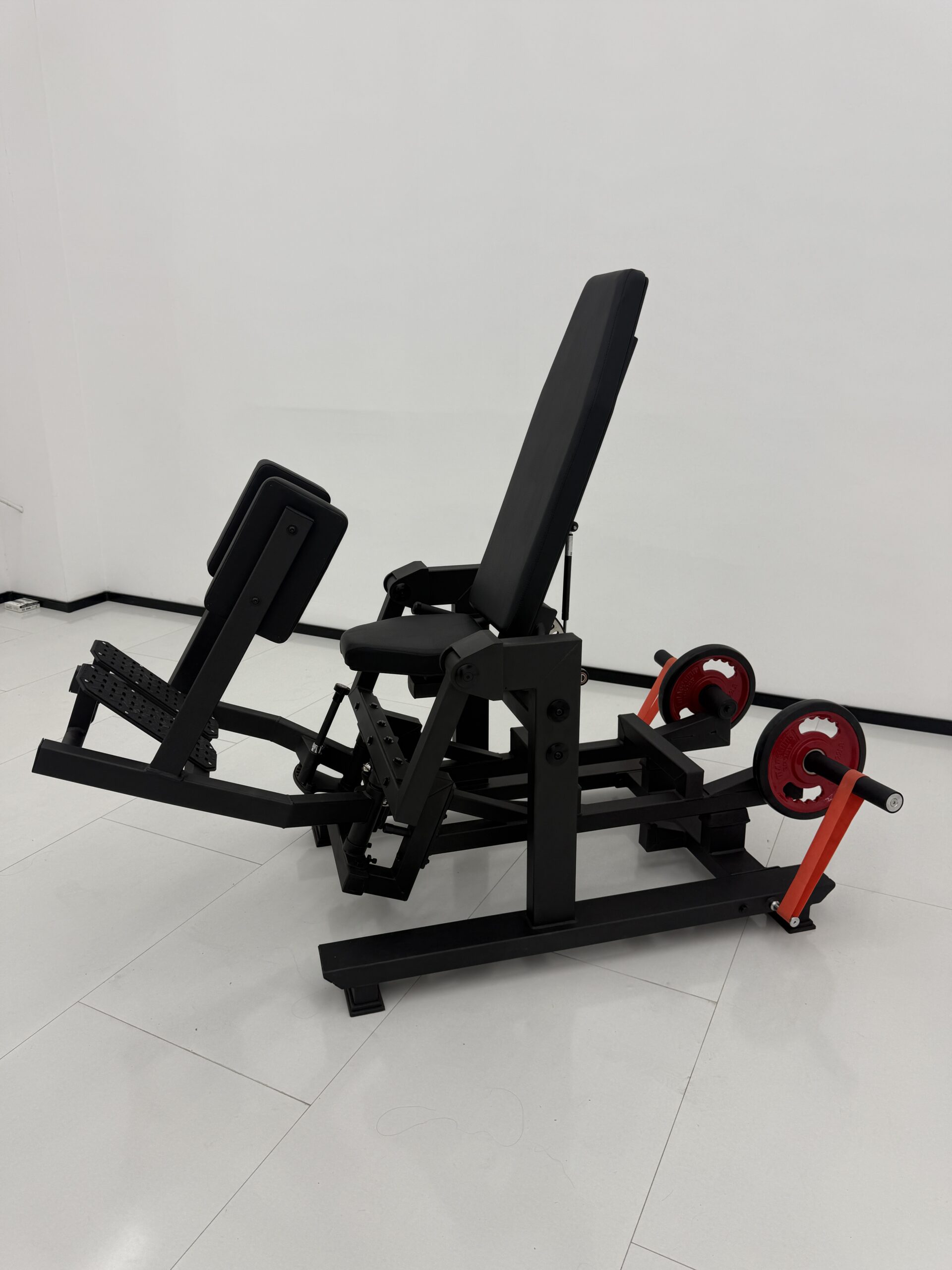 Hammer Iso-Lateral Leg Extension Machine