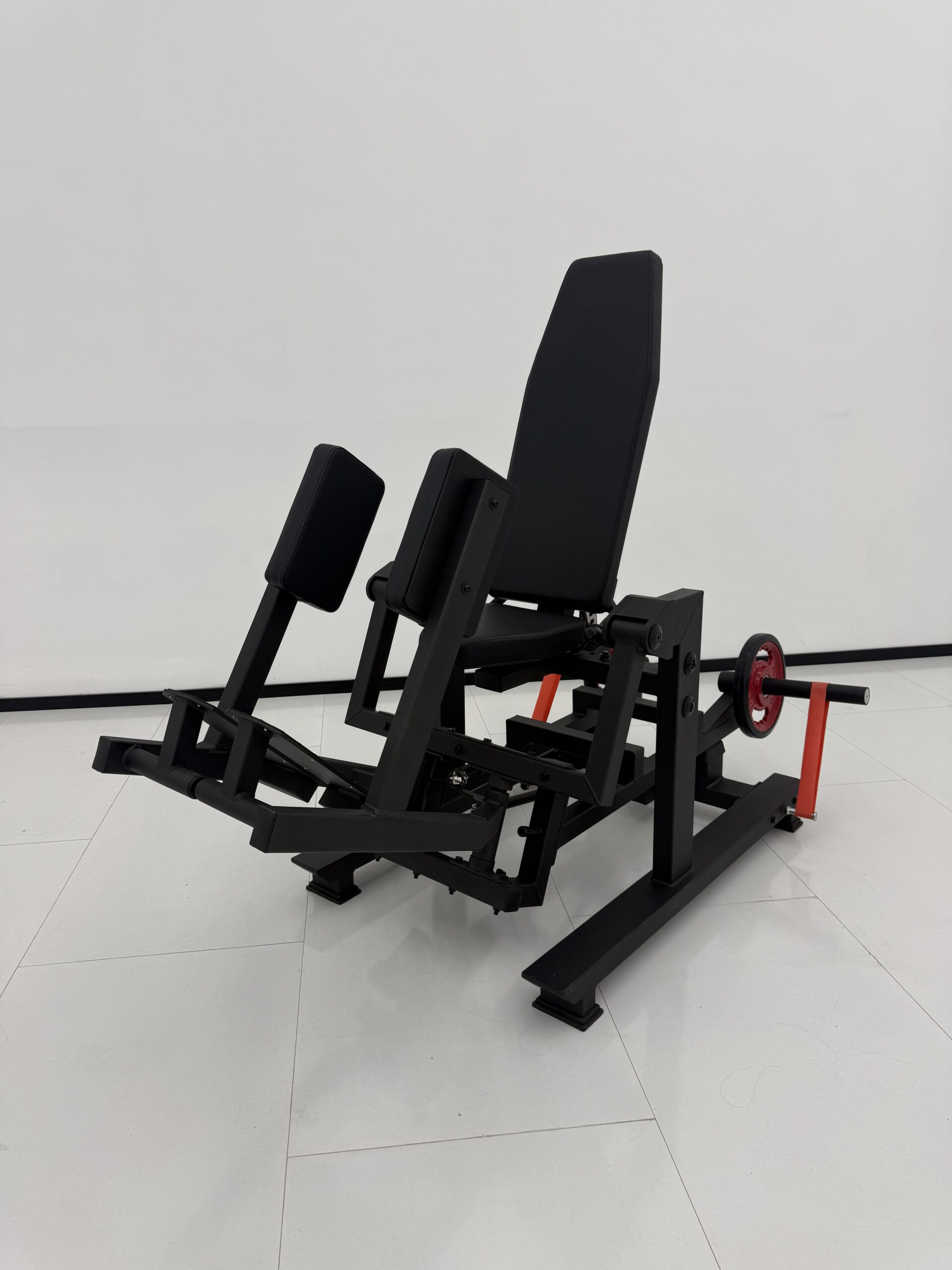 Hammer Iso-Lateral Leg Extension Machine - Image 2
