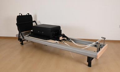 Aluminum Pilates Reformer with Wheels